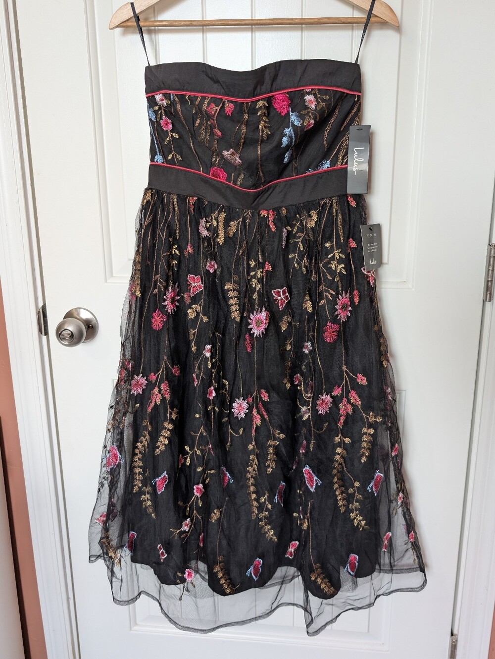 NWT Lulus For the Frill of It Embroidered Strapless Midi Dress Small Black/Pink